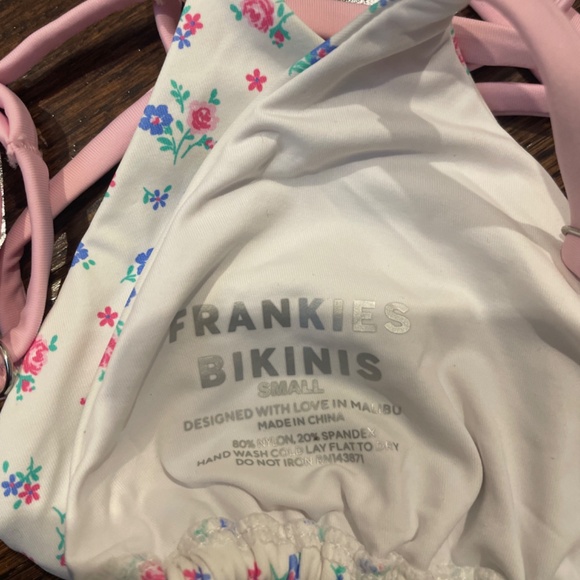 Frankie’s Bikini top size small - Picture 4 of 4